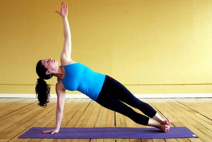 Vasishthasana pose to restore muscles in the arms